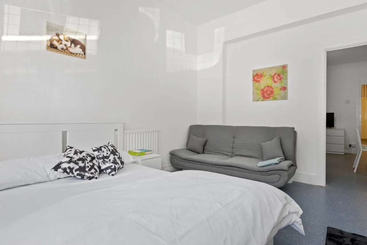 Apartment Fantastic 2Bd Barking Stay With Links To The City! London